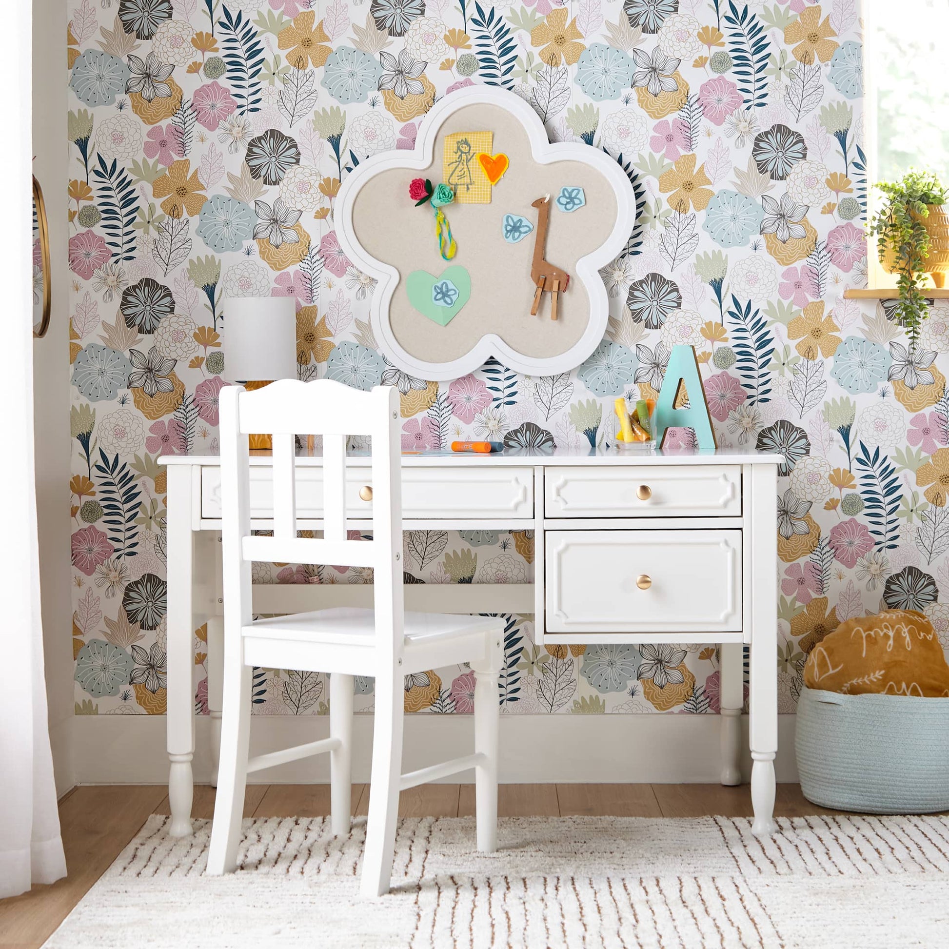 Kids' Avery Desk and Chair Set