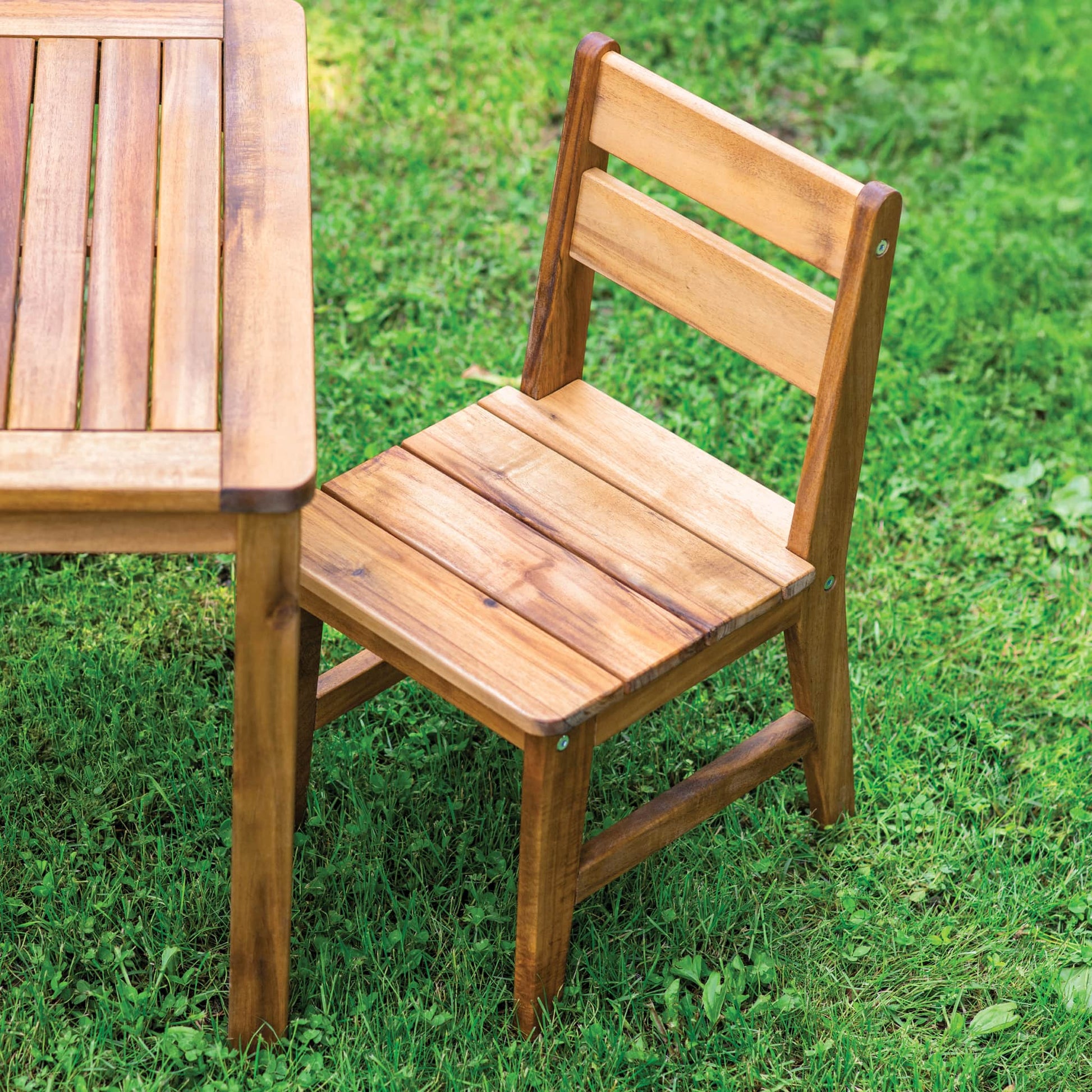 Acadia Outdoor Square Table and Chairs